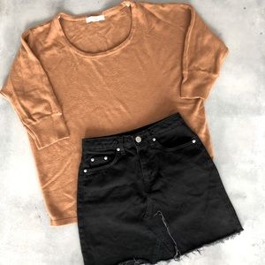 Black Divided Frayed Denim Mini Skirt